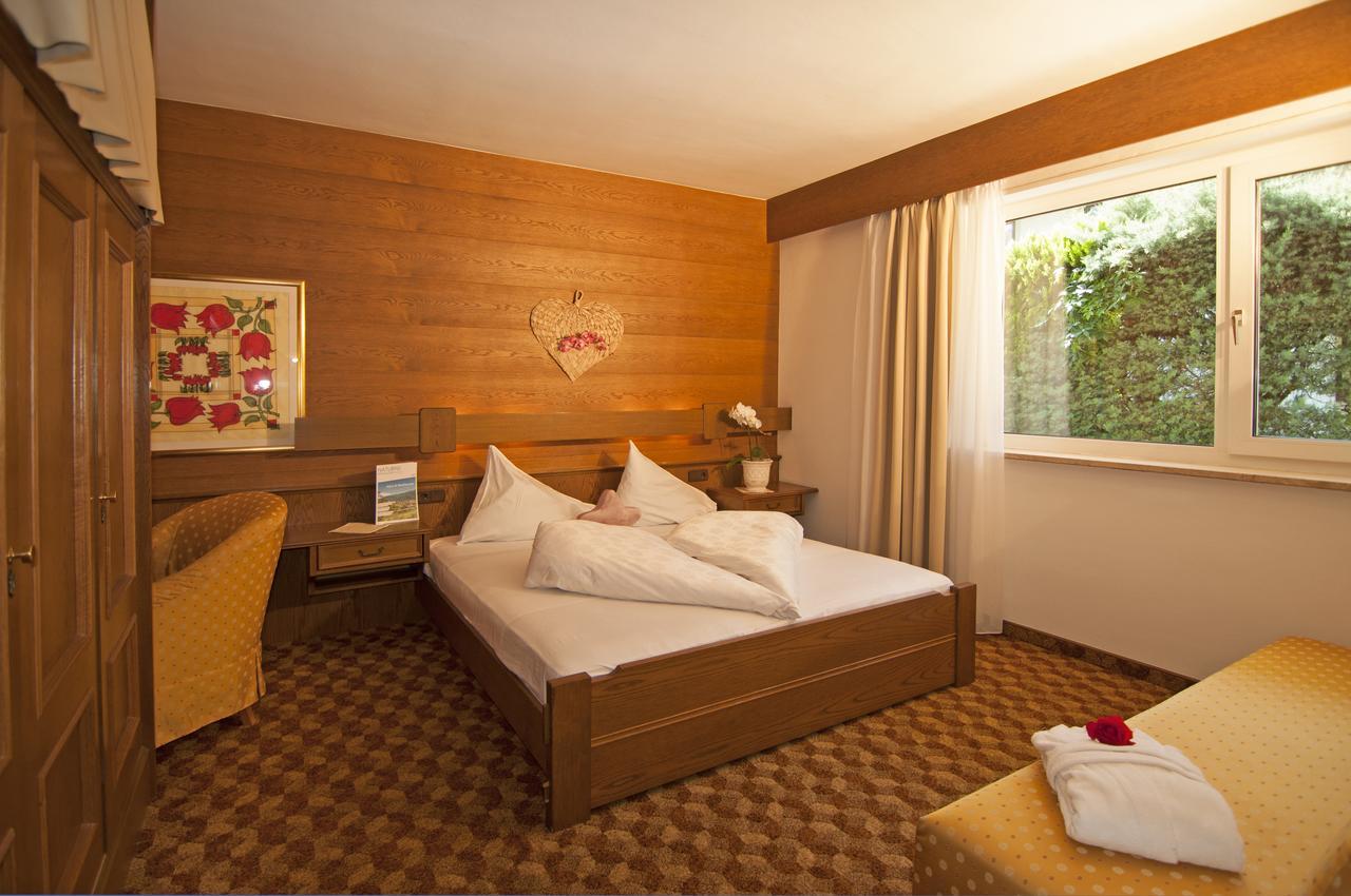 Alpina Residence Naturns Bagian luar foto